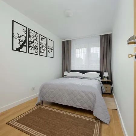 Bright With Air Conditioning In The Capital By Renters Apartment Warsaw